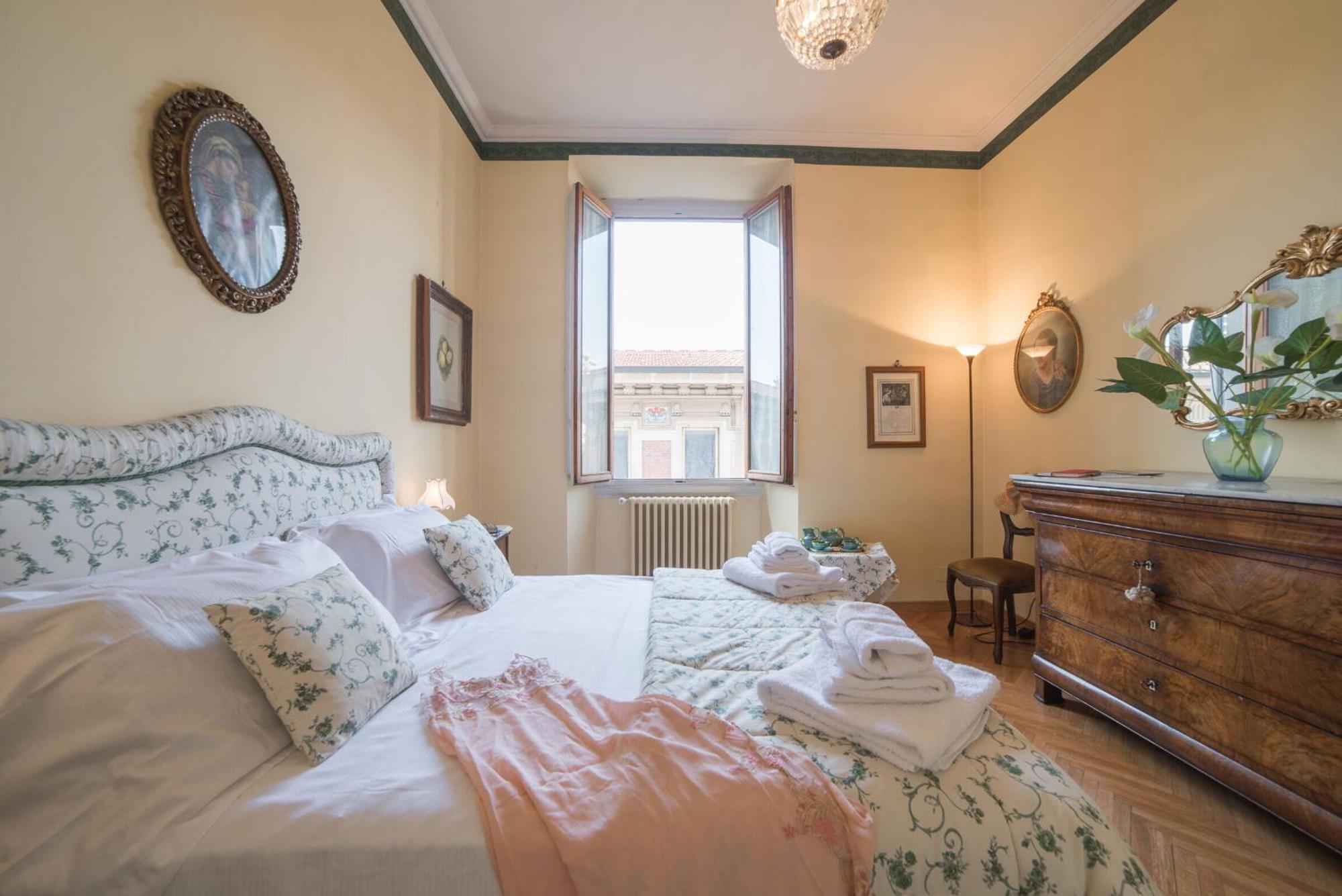 Italian Experience-Duomo Suite ฟลอเรนซ์ ภายนอก รูปภาพ